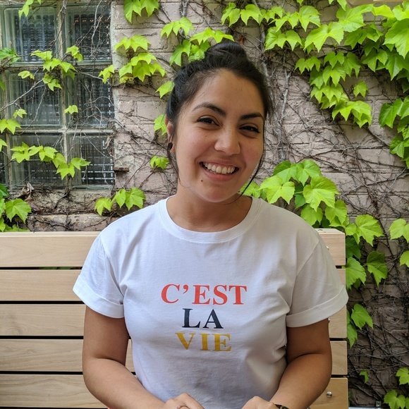 Meet your Posher, Jessica - Picture 2 of 2